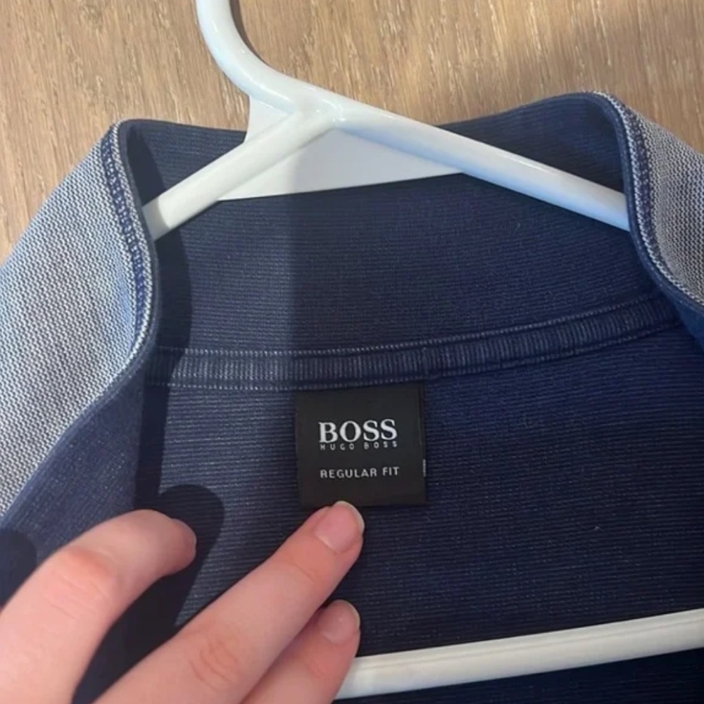 Hugo Boss sweater - Picture 2 of 3